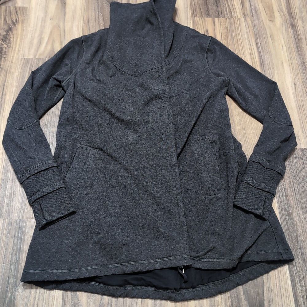 LULULEMON LONG SLEEVE STRETCHY SNAP FRONT CLOSURE POCKETS LINED JACKET SIZE 7